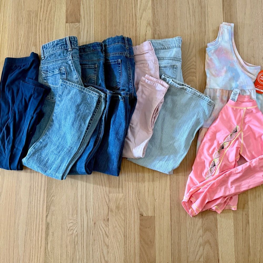 Girls Size 10, 5 Jeans, 1 Navy leggings, 1 Tank, 1 Rash guard